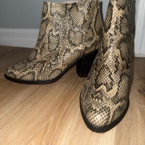 Zigi Soho Beige Snakeskin Ankle Booties